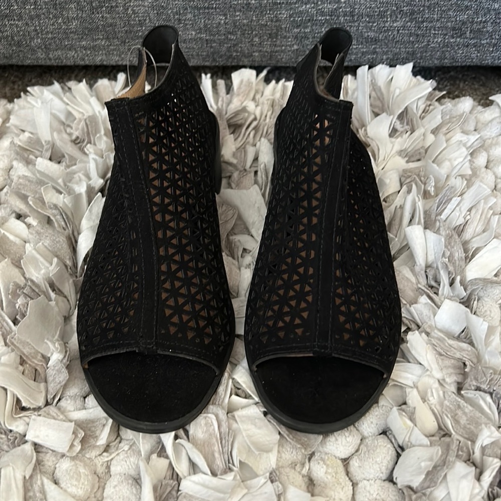 American Eagle by Payless Open Toe Booties